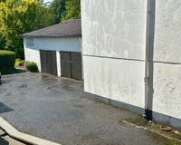  Hofzufahrt zur Garage