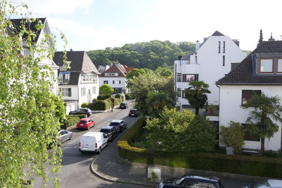 Düsseldorf-Grafenberg: 4-Zimmer-Wohnung mit Einbauküche, Balkon und Garage in bevorzugter Lage!