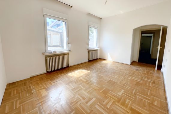 GROßZÜGIGE 2-ZIMMER WOHNUNG IN KREFELDER INNENSTADT ZU MIETEN!