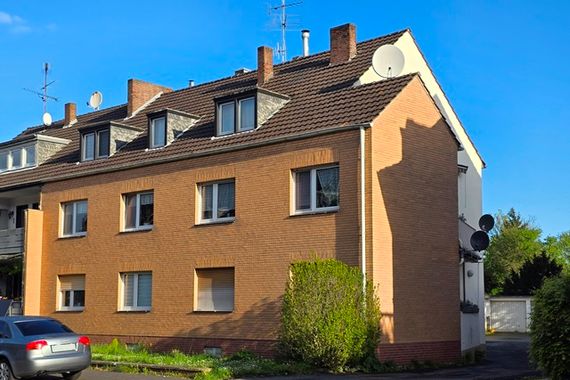 6-Parteien-Haus mit 6 Garagen in Mönchengladbach-Bettrath