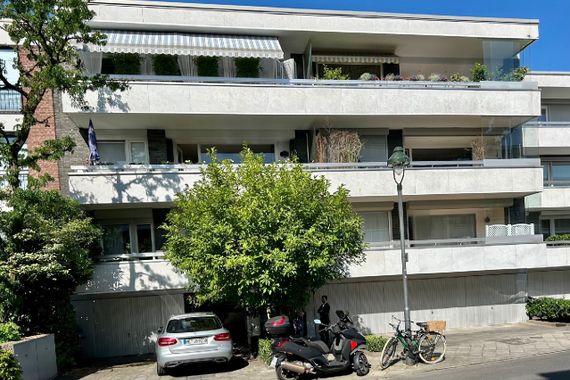 Großzügige Zwei Raum Terrassenwohnung in Top Lage von Düsseldorf Oberkassel