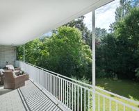 Süd-Ost-Balkon mit Grünblick