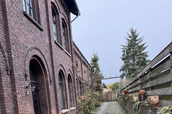 Alte Weberei  Denkmal
Haus im Haus - Maisonette-Wohnung mit Garten